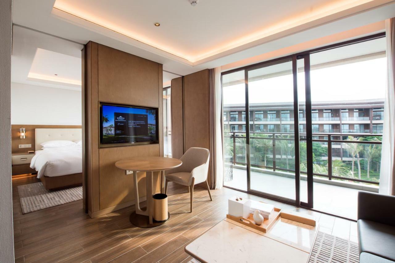 Wingate By Wyndham Hainan Chengmai Exterior photo