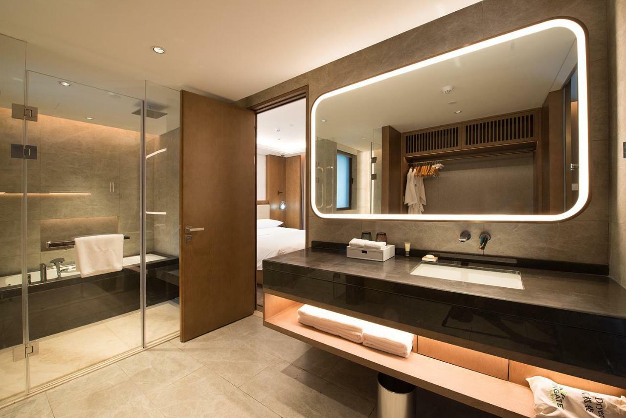 Wingate By Wyndham Hainan Chengmai Exterior photo