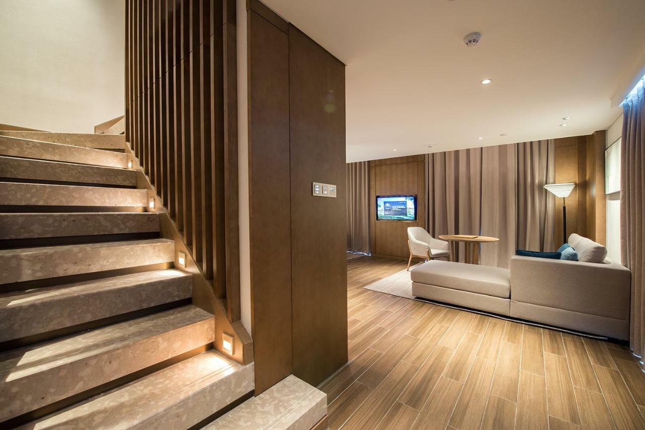 Wingate By Wyndham Hainan Chengmai Exterior photo