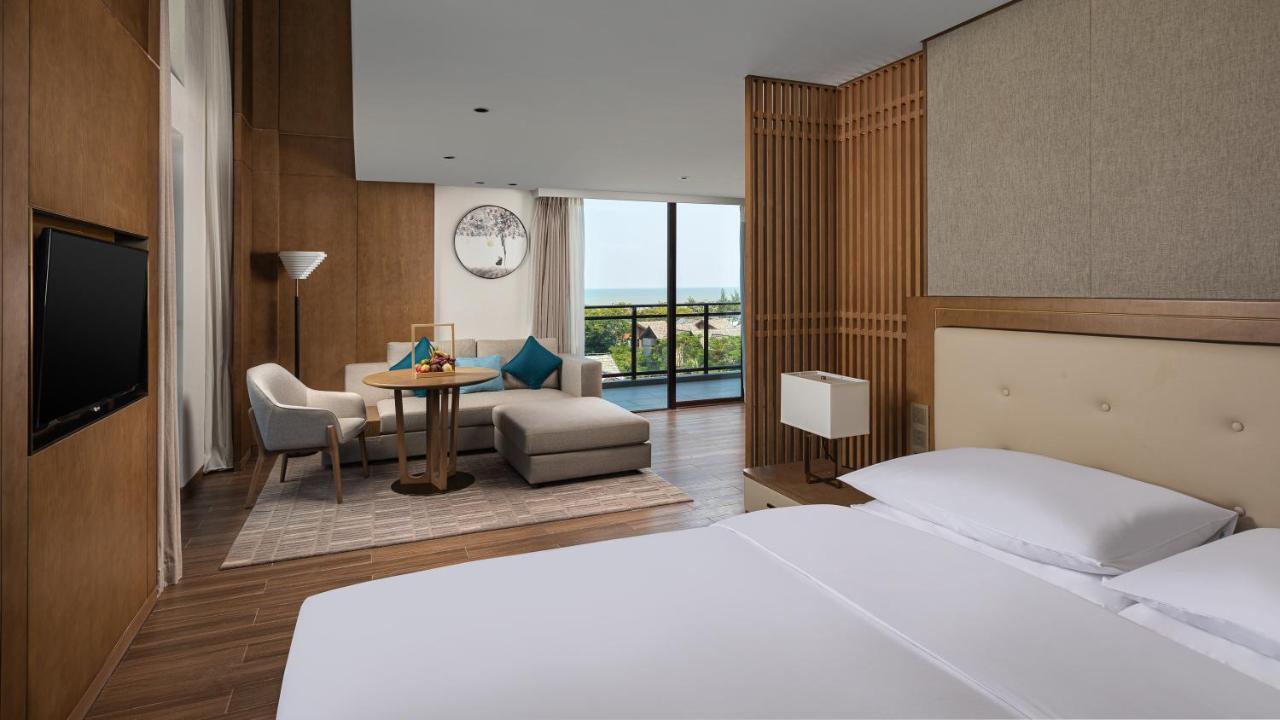 Wingate By Wyndham Hainan Chengmai Exterior photo